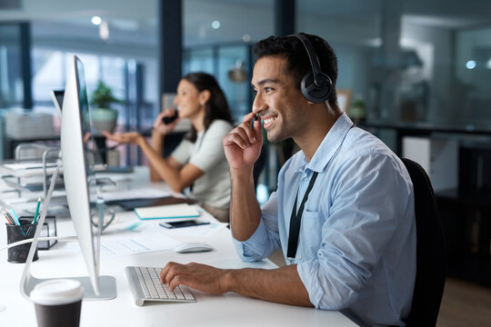 IT Tech taking a customer's call